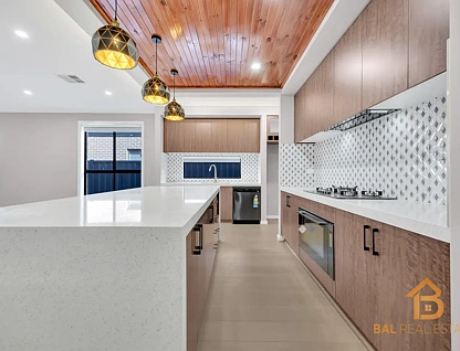 31 Cobungra Road, Weir Views, VIC 3338, 4房, 3浴, House