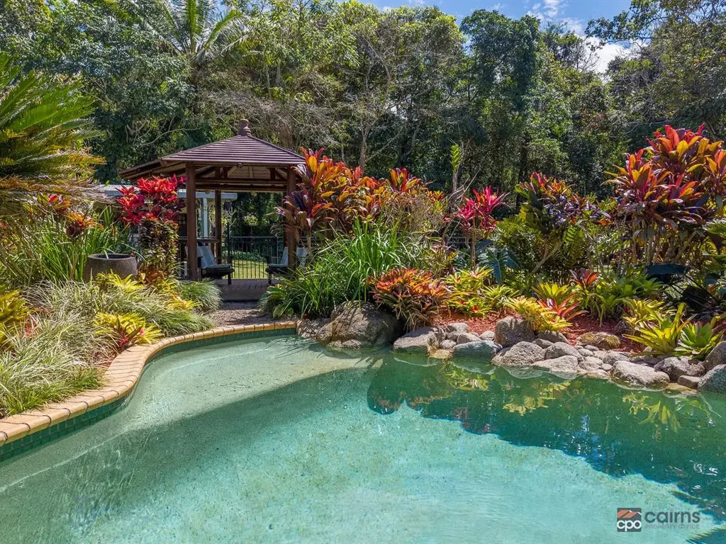 Gordonvale 3房  Acreage Elegance Beneath the Raintrees