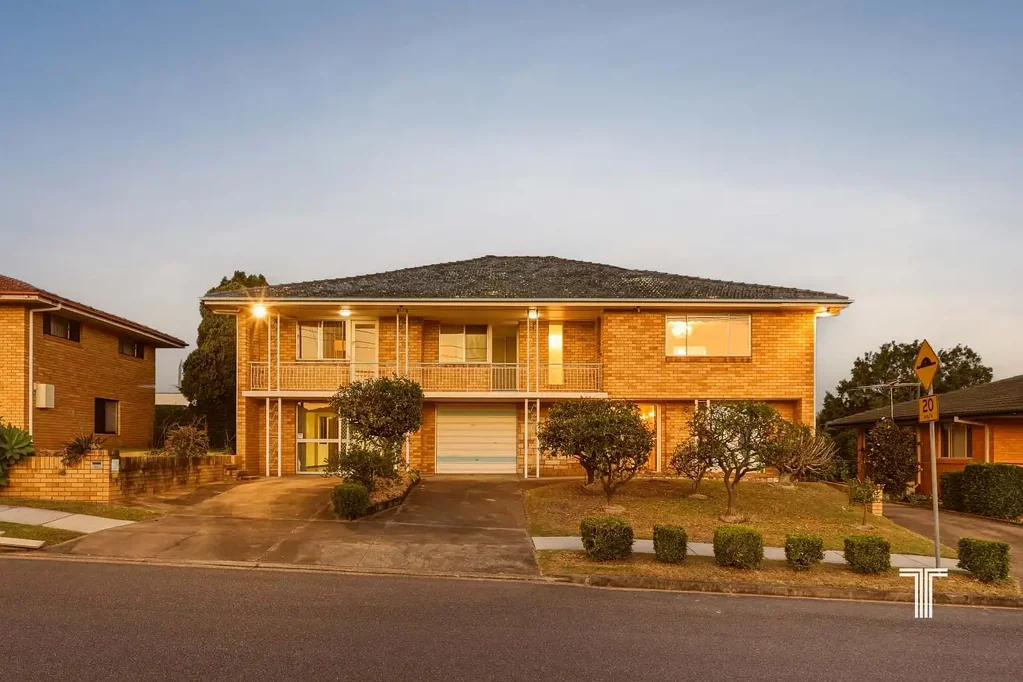 Mansfield 4Kwarto Rare Scale, Elevation and endless opportunity, Mansfield's Best Kept Secret!