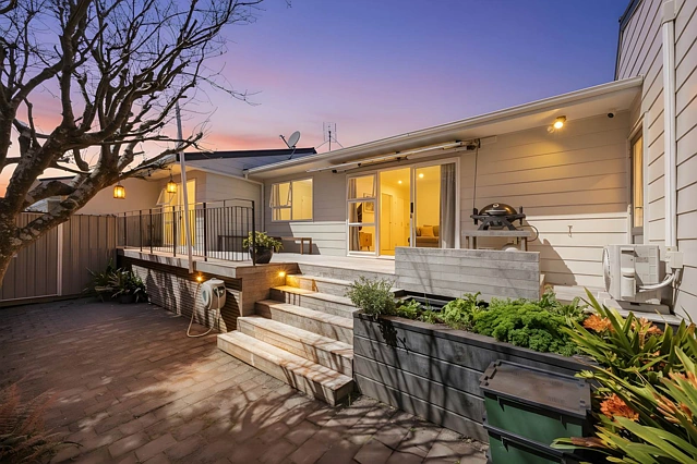 2/12 Parker Avenue, New Lynn, Waitakere City