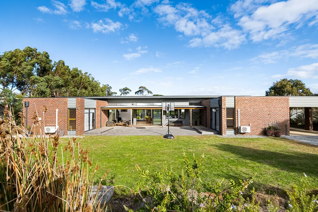Torquay 4ਬੈੱਡਰੂਮ Luxury Lifestyle Living on 1 acre on the Coombes Rd Strip