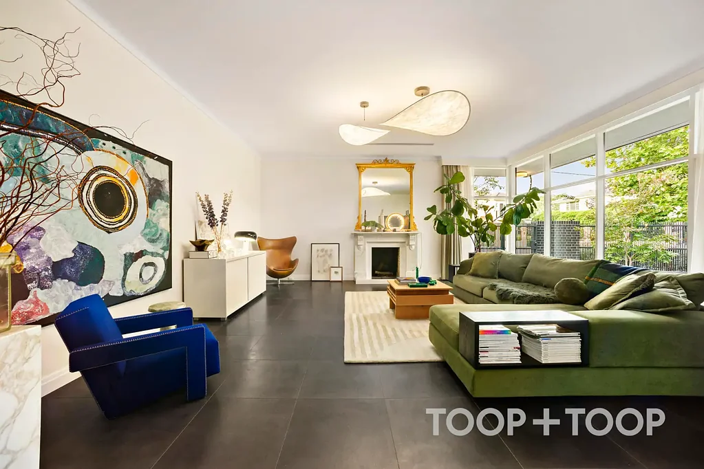 Walkerville 4chambre Mid-Century Modern Elegance (C. 1965)