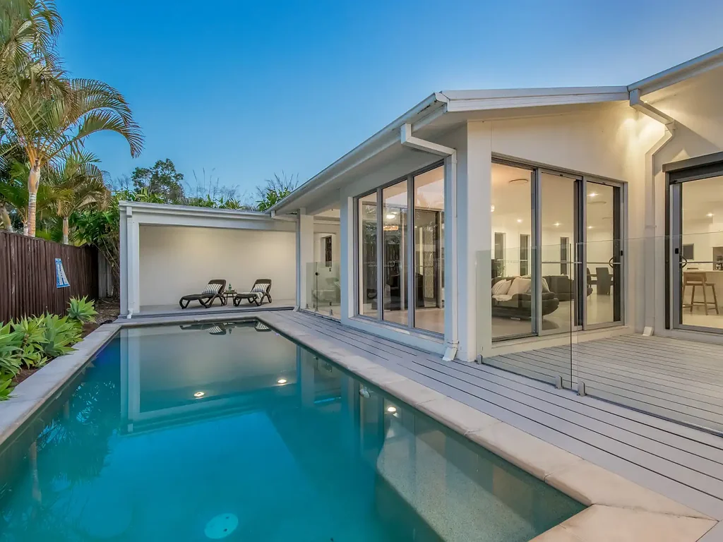 Reedy Creek 4Phòng ngủ Peaceful Family Haven with Resort-Style Appeal