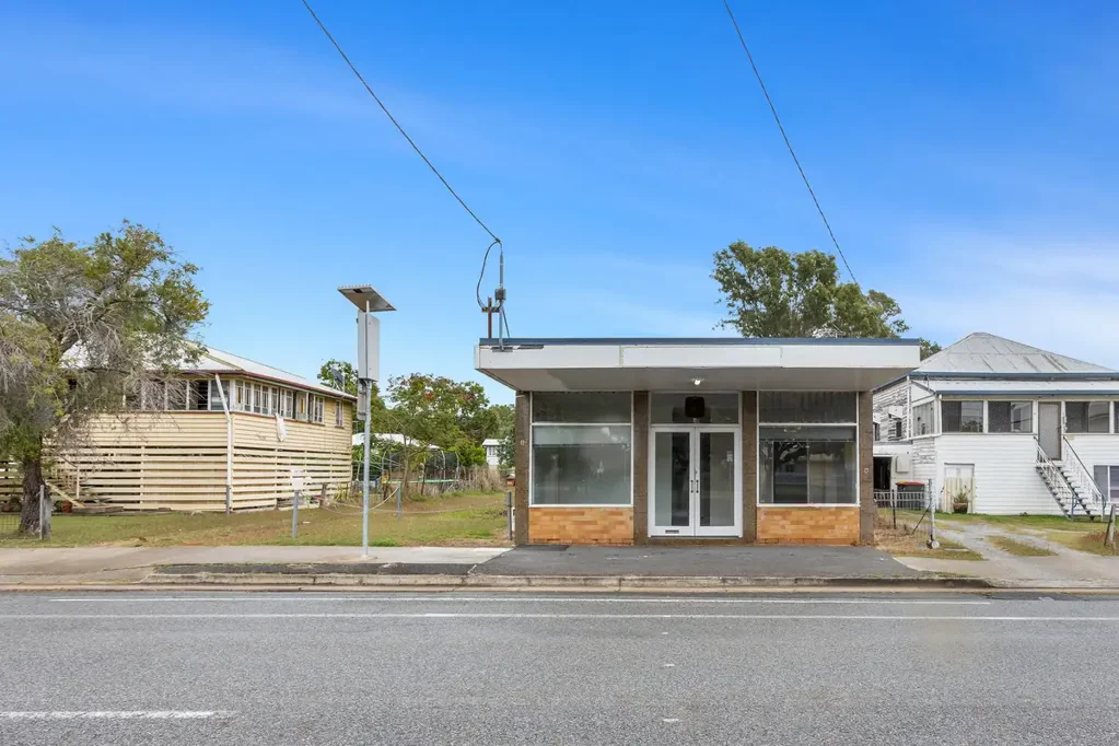 8 Main Street, Park Avenue, QLD 4701