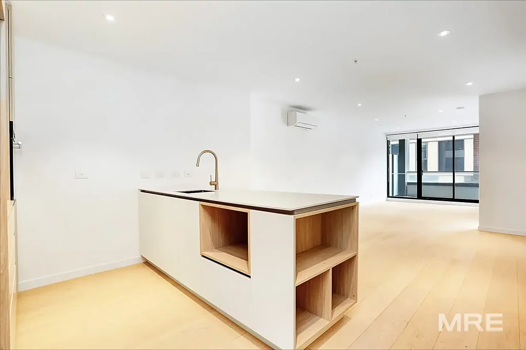 Huge One Bedroom Property With Car Park