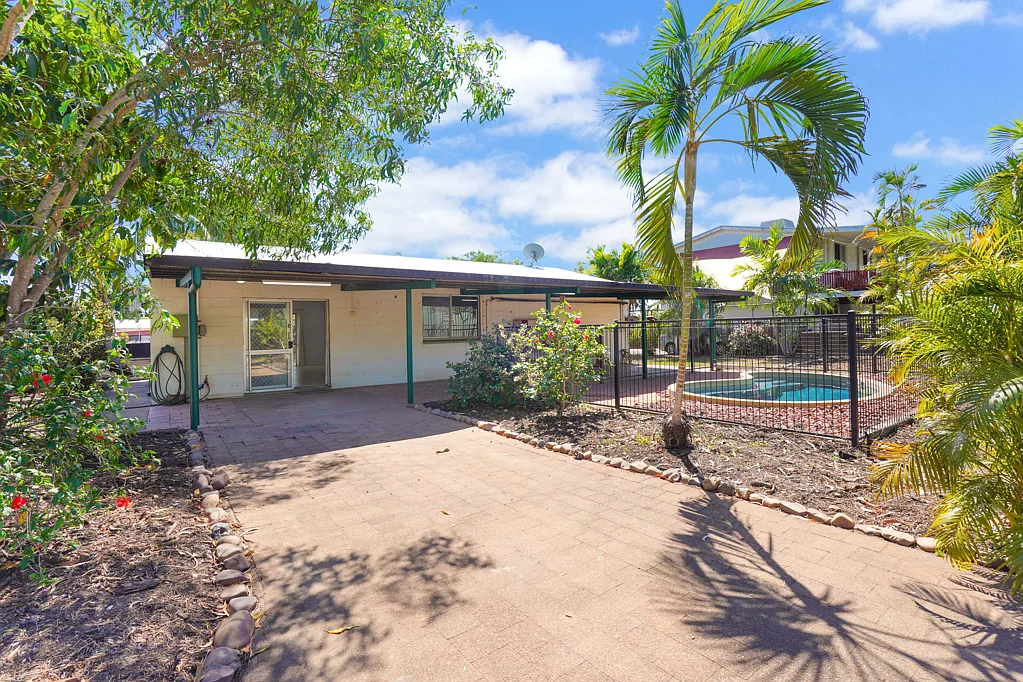 1 Dongara Court, Karama, NT 812