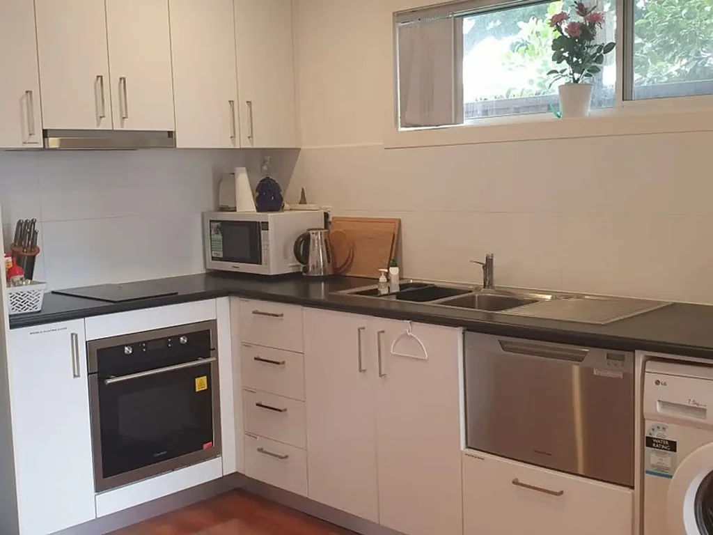 IMMACULATE GRANNY FLAT, WATER/ELECTRICITY INCLUDED