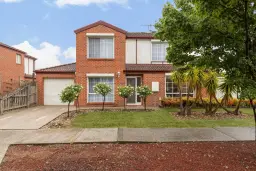 4/2 Serrata Court, Hillside