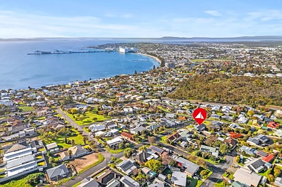 Port Lincoln 3房  Bay Views, Generous Living & Plenty of Potential
