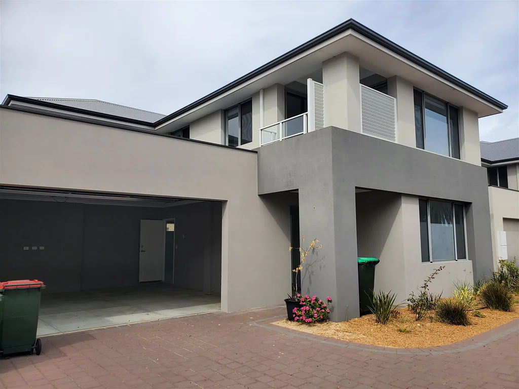 New price marked - Double brick Nice second storage house