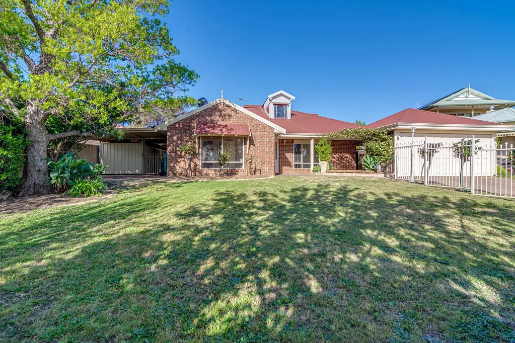4 Wilyan Place, Swan View, WA 6056