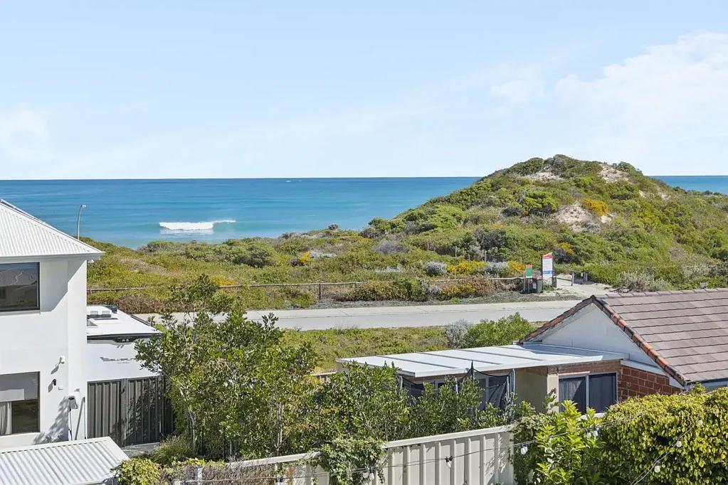 Yanchep 4 Slaapkamer Ocean Views, Pool & Prestige Home