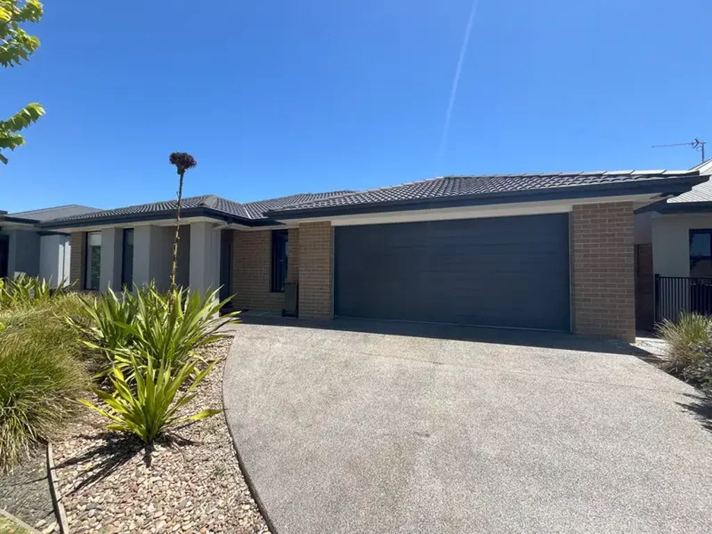 Modern and Move In Ready - Right Here in Traralgon