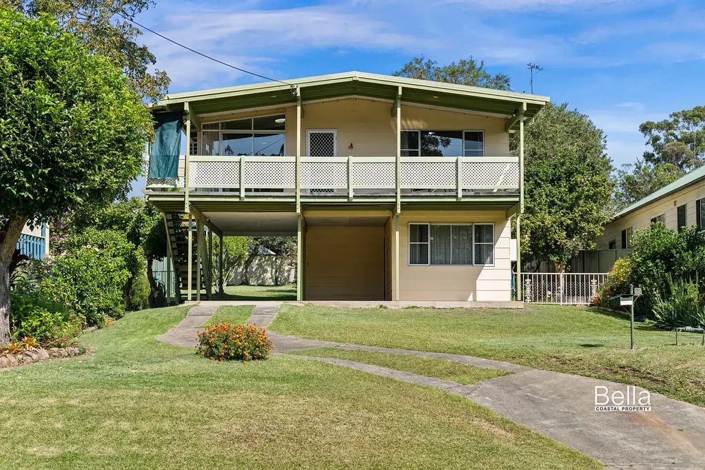 23 River Road, Lake Tabourie, NSW 2539