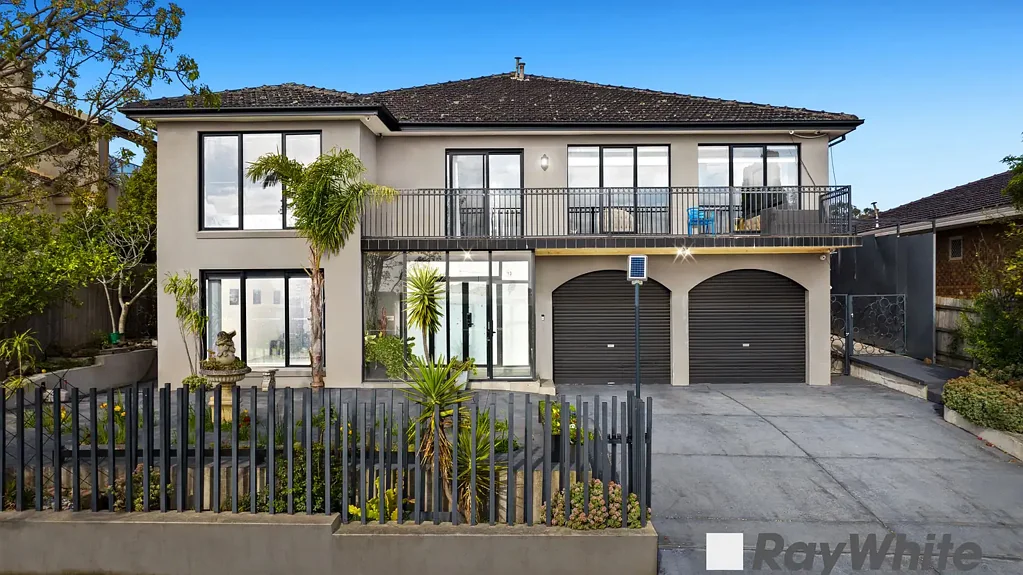 Endeavour Hills 6ਬੈੱਡਰੂਮ EXCEPTIONAL FAMILY LUXURY ON A GRAND SCALE WITH DUAL KITCHENS!