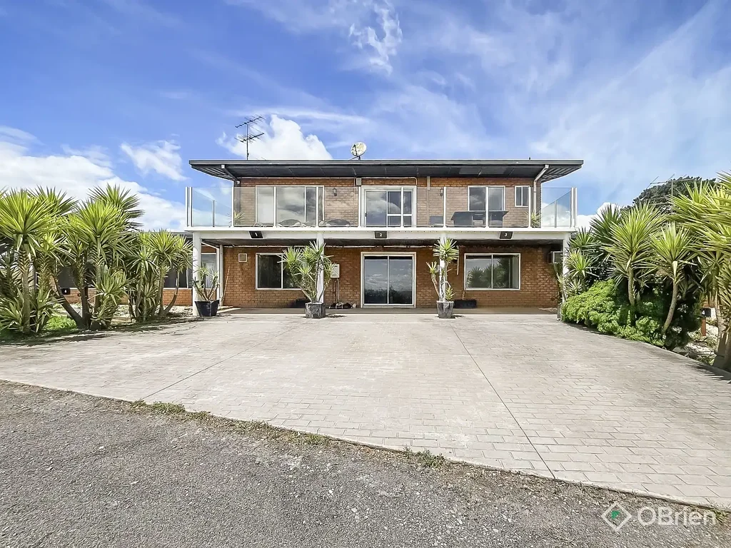 UNIQUE LUXURY