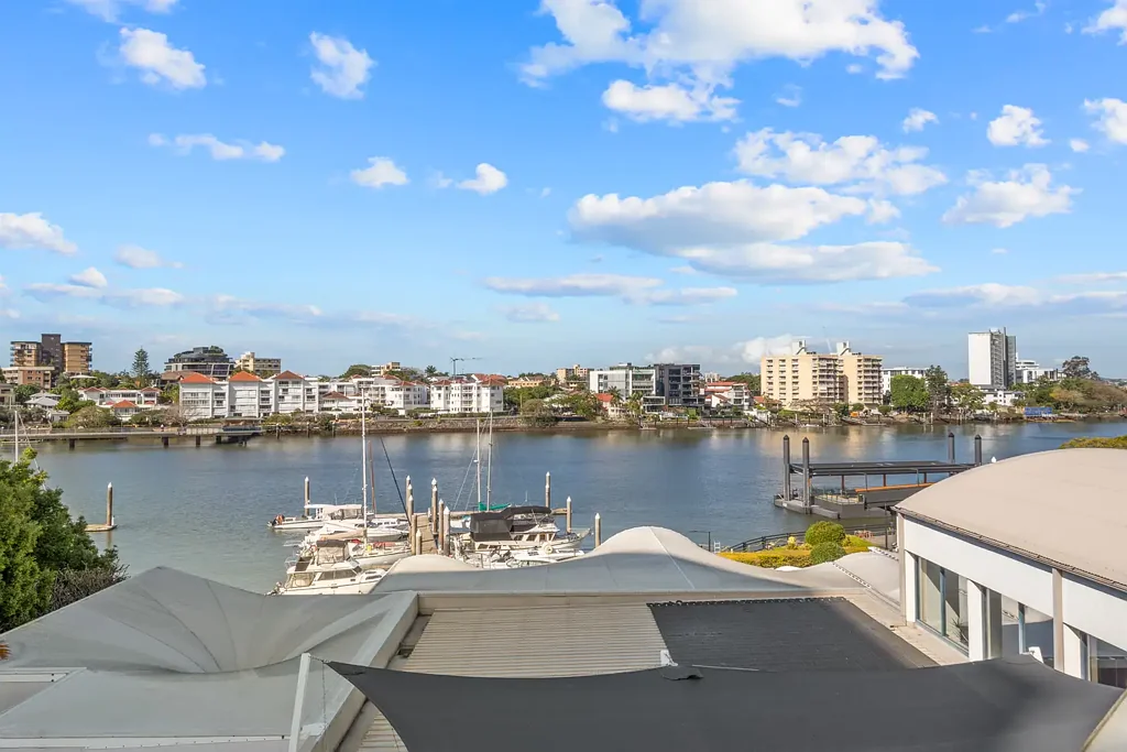 Fabulous Dockside - Inner City Living Without the Hustle and Bustle