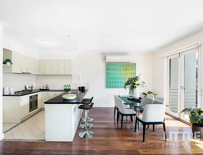 8/1 Owen Street, Carlton, VIC 3053, 2房, 1浴, 公寓