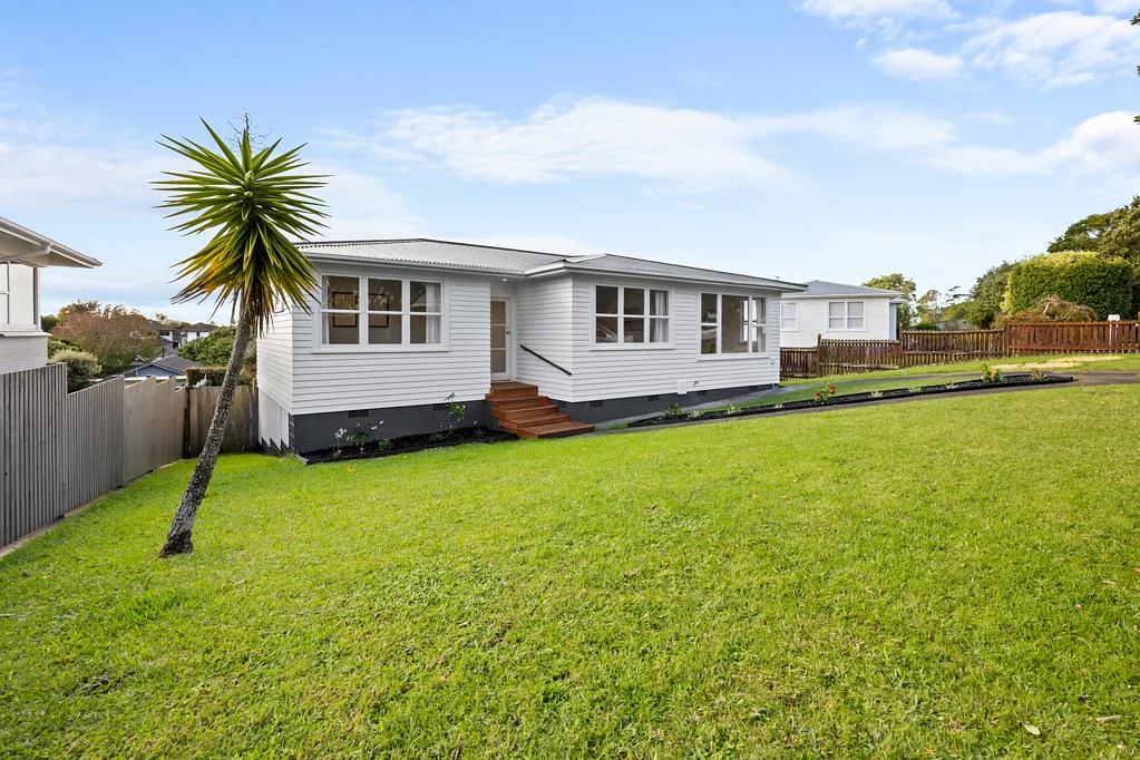 Pakuranga Heights 3ห้องนอน Exceptional Opportunity, Motivated Sellers