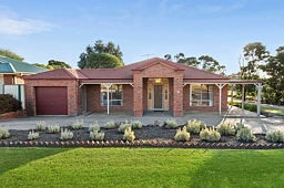 9 Palm Vista Drive, Safety Beach