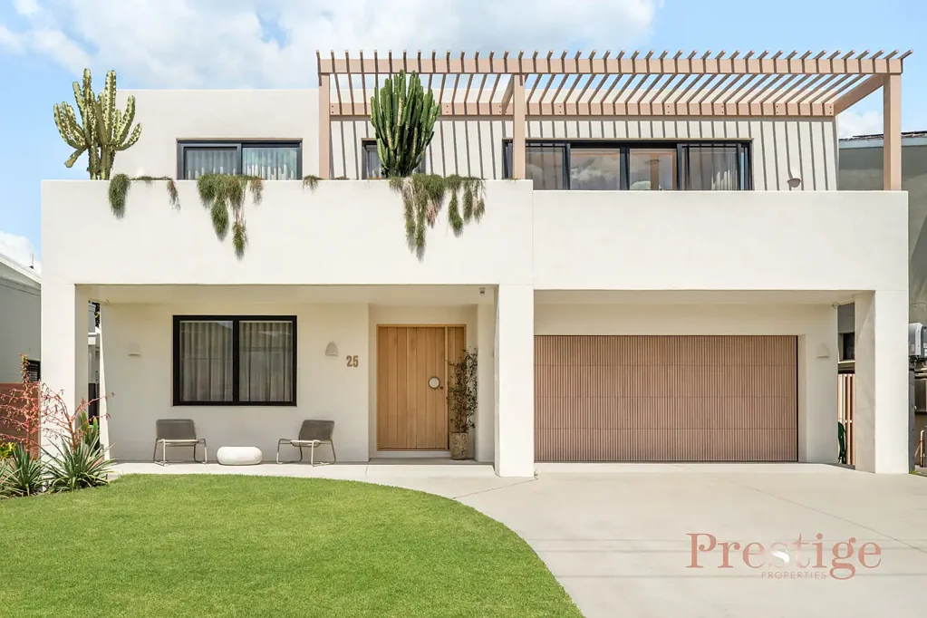 North Avoca 4غرفة نوم A Mediterranean-Inspired Coastal Masterpiece, 50 Metres from North Avoca Beach
