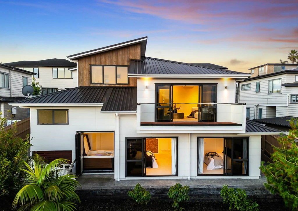 Mount Roskill 4房  Vendors Moving - Elevated Masterpiece Must Be Sold