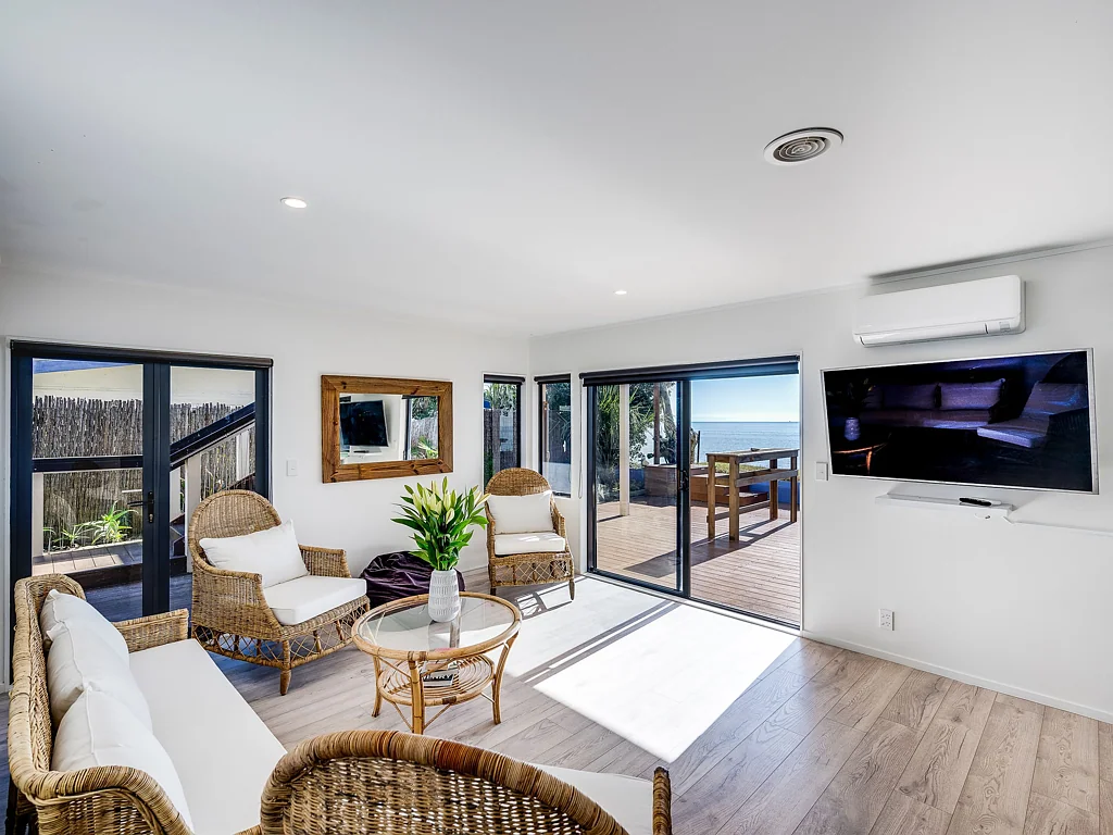 Te Awanga 3 Bedroom The Coast, The Space, The View