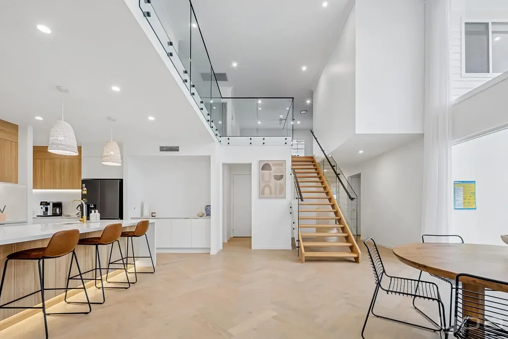 Burleigh Heads 5ਬੈੱਡਰੂਮ Near-New Luxury Family Residence on 774m²