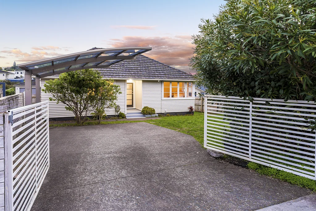 Mount Roskill 4ห้องนอน Peaceful Family Home - Vendor Retiring, Act Fast