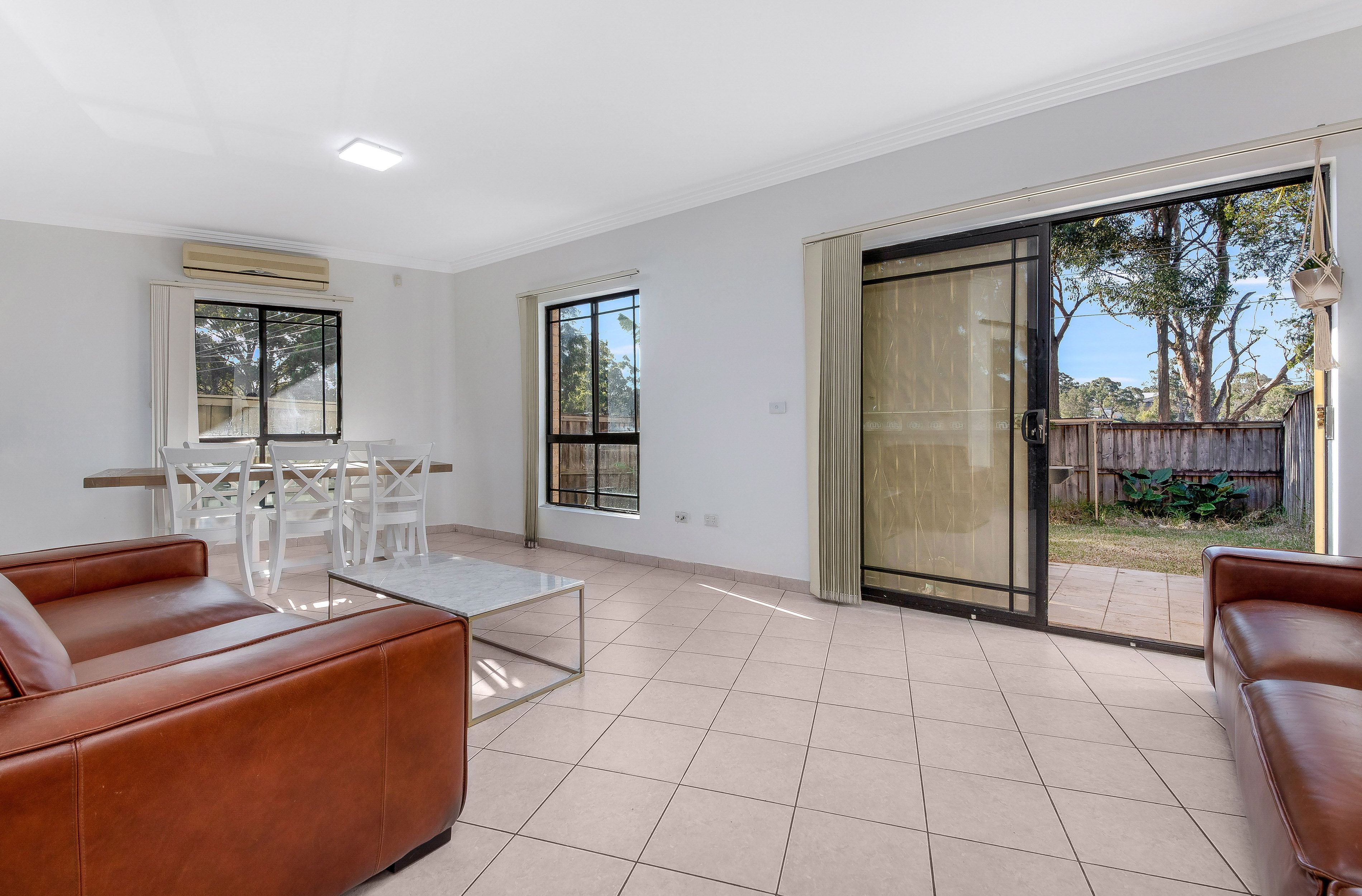 UNIT 3 34 SALTASH ST, YAGOONA NSW 2199, 0 غرف, 0 حمامات, Townhouse