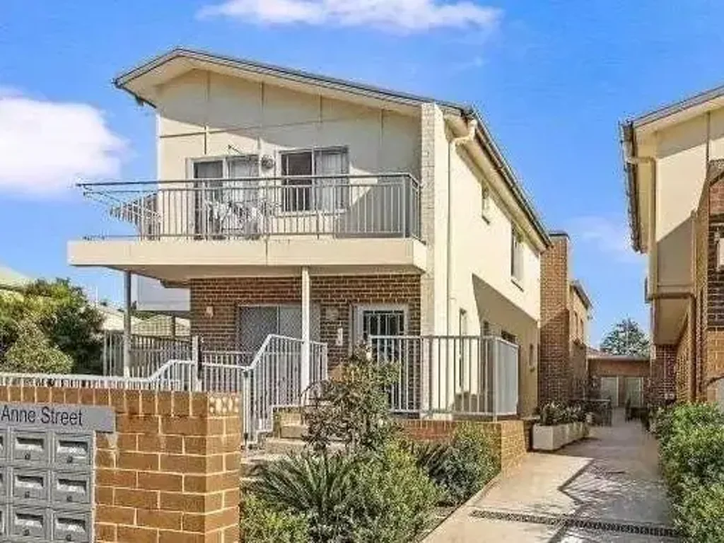 Modern 2 Bedroom Villa with large backyard