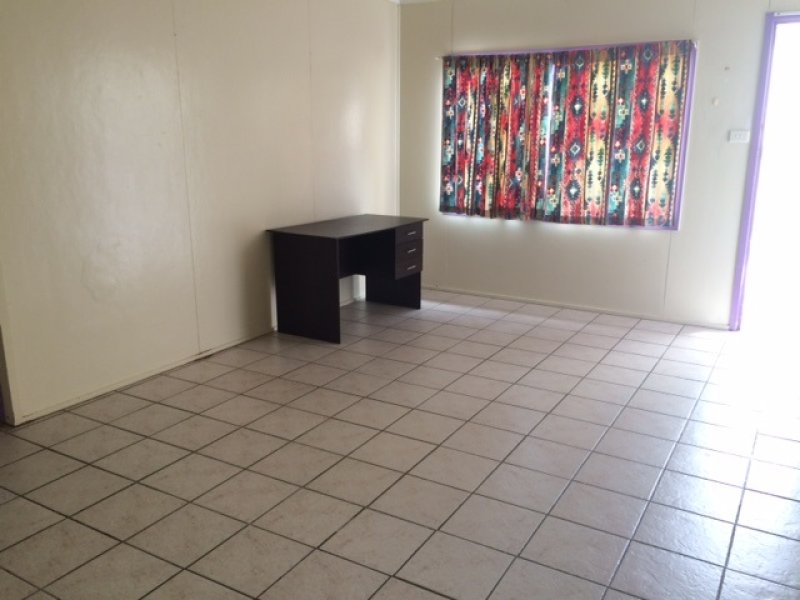 UNIT 4 38 YOUNG ST, MOURA QLD 4718, 0房, 0浴, Flat