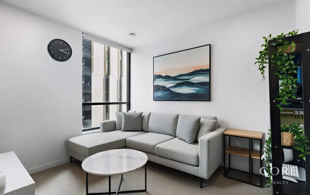 Melbourne 1房 高租金回报率 一卧室公寓 壮观市景 自然光线 现代厨房 石制台面 不锈钢电器 豪华浴室 度假村设施 Skydeck休息室 温水游泳池 SPA 电影院 商务休息室 社交BBQ露台 市中心位置 步行便利 周边繁华 Stylish City Retreat with Resort Style Amenities