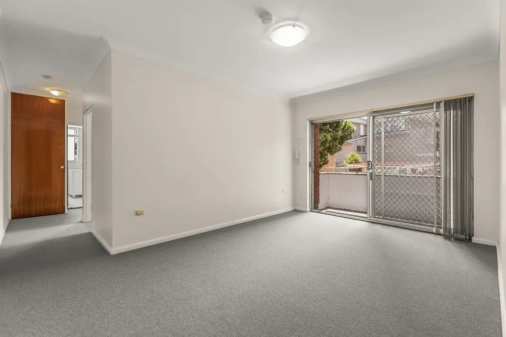 2 Bedroom unit with Off Street parking