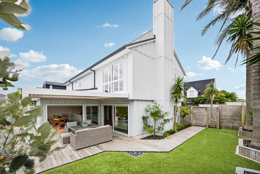 Milford 4房 低维护海滨生活，从容享受每一天！ COASTAL LOW MAINTENANCE LIVING