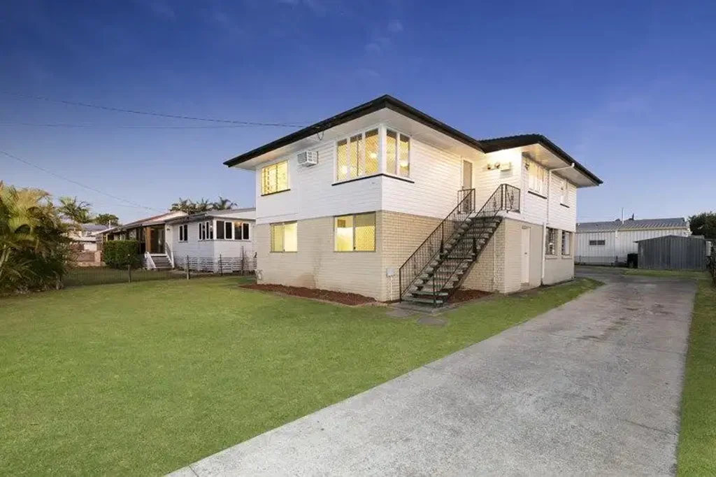 Spacious Dual Living Home in Prime Bracken Ridge Location