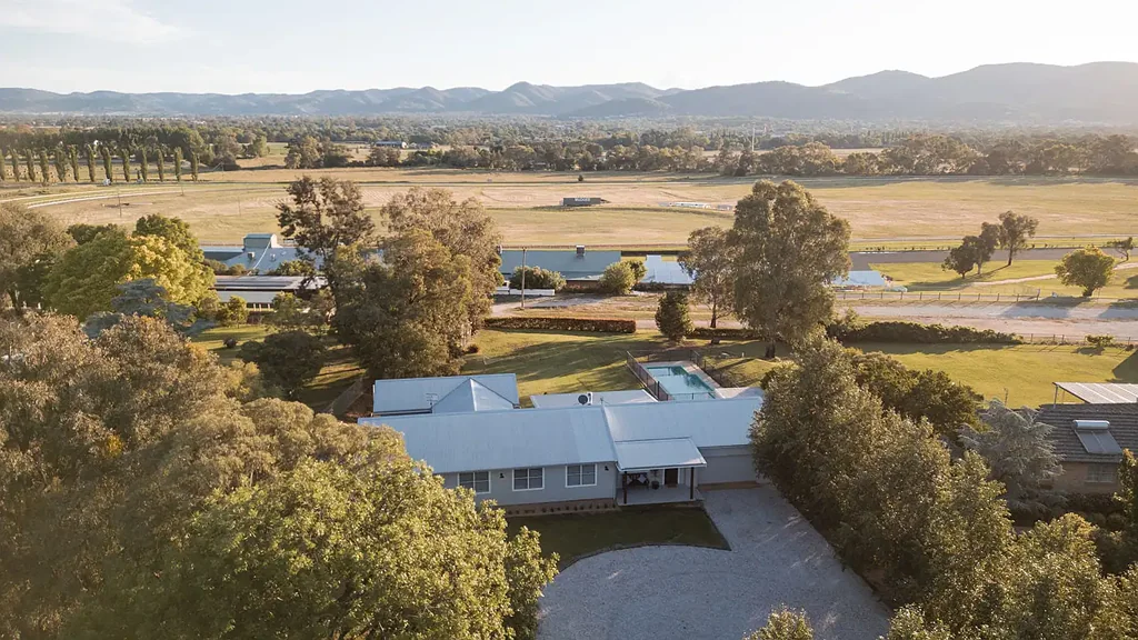 Mudgee 4房  Elevated Elegance with Unmatched Views