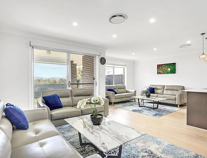 4A Glenmore Ridge Drive, Glenmore Park, Outer Western Sydney, 4 habitaciones, 2 baños, Apartment