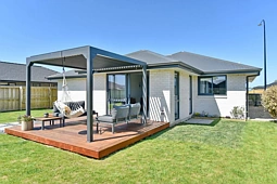 48 Chambers Avenue, Woodend