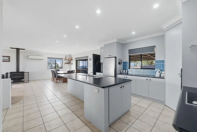 3779 Olympic Highway, Junee, NSW 2663, 5 phòng ngủ, 2 phòng tắm, House