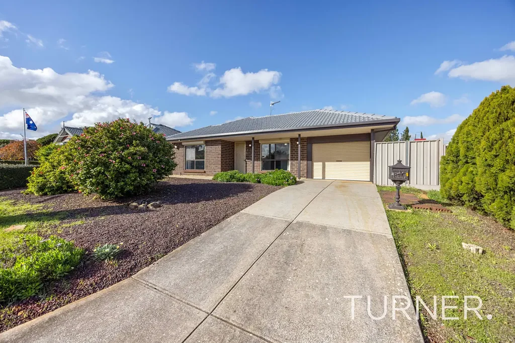 Low Maintenance Living in Convenient Craigmore Location