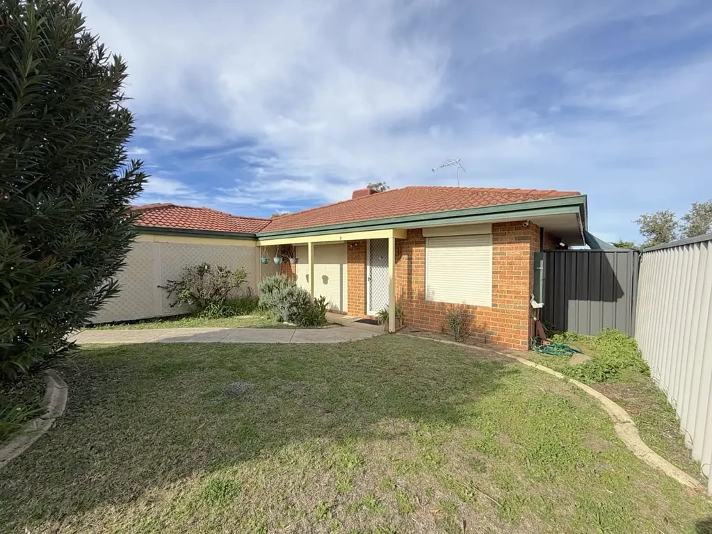 3x1 House in Leda with Double Garage