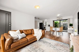 14/698-700 Kingston Road, Loganlea
