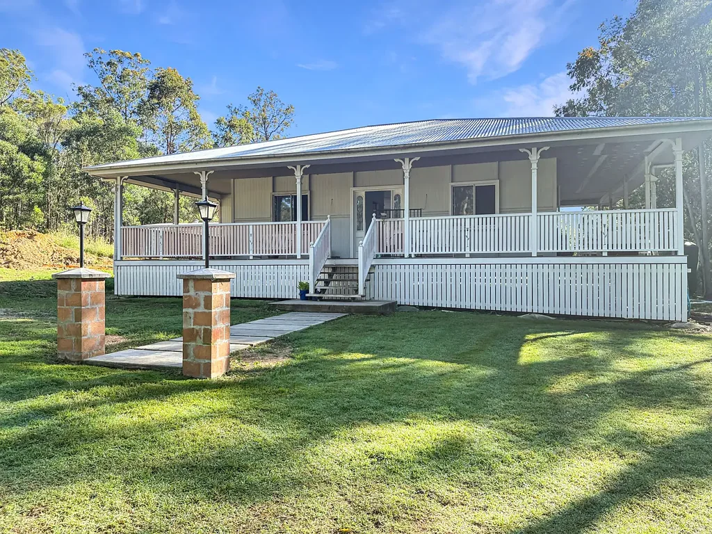 132 Windsor Drive, Mount Hallen, QLD 4312