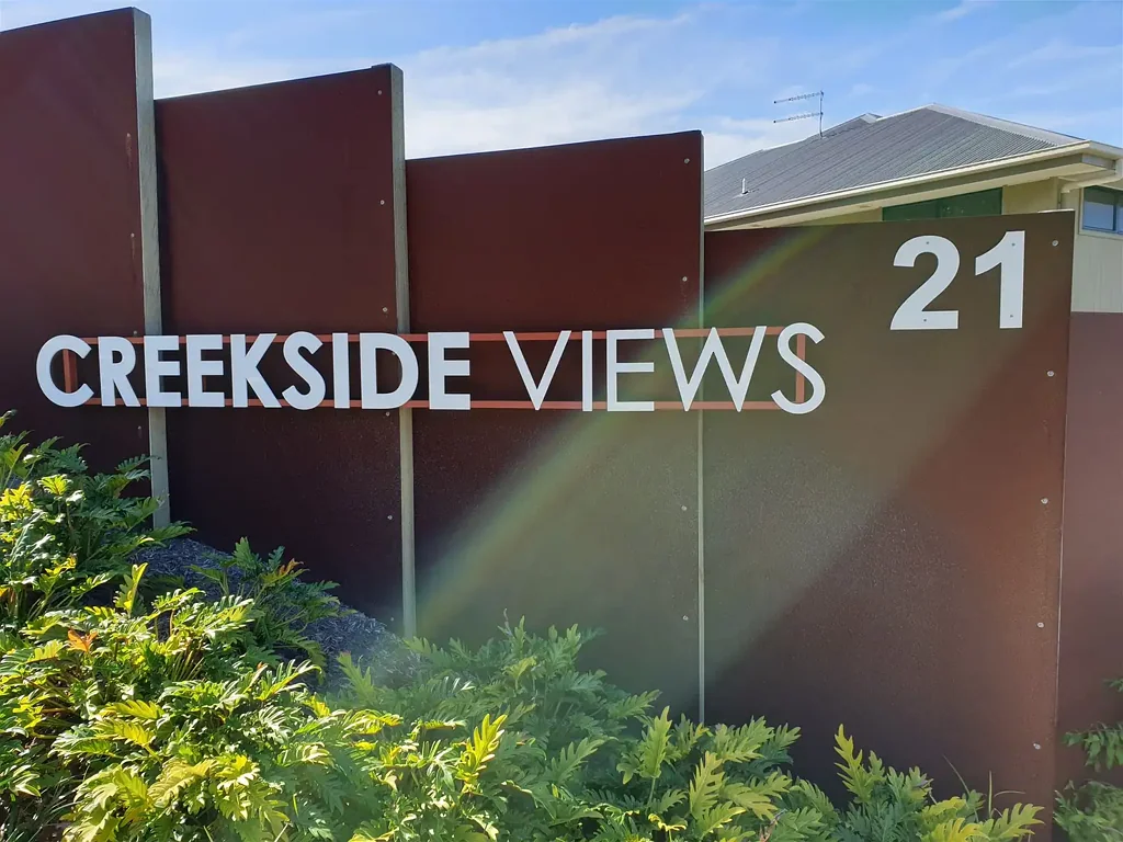 Modern Comfort & Low-Maintenance Living in the Heart of Springfield