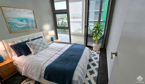 Varsity Lakes 3 Bedroom 33 Lakefront Crescent, Varsity Lakes