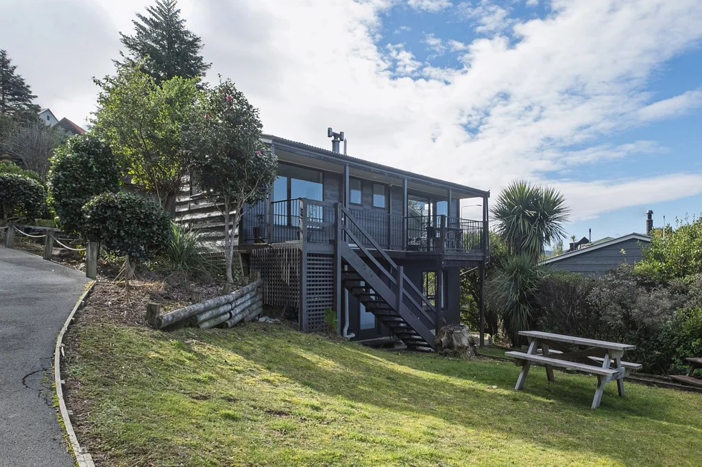 Hanmer Springs 3कमरा Charming Alpine Retreat With Flexible Living