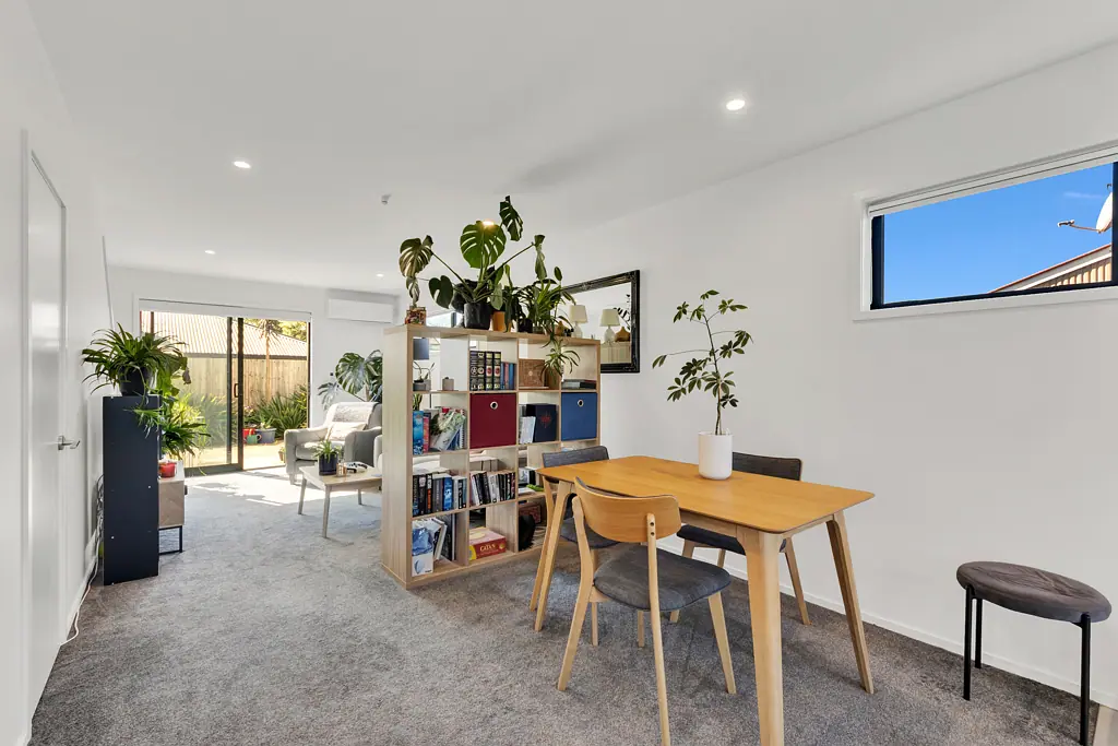 Saint Albans 2 Slaapkamer Quick Sale Required: Stylish Modern Townhouse