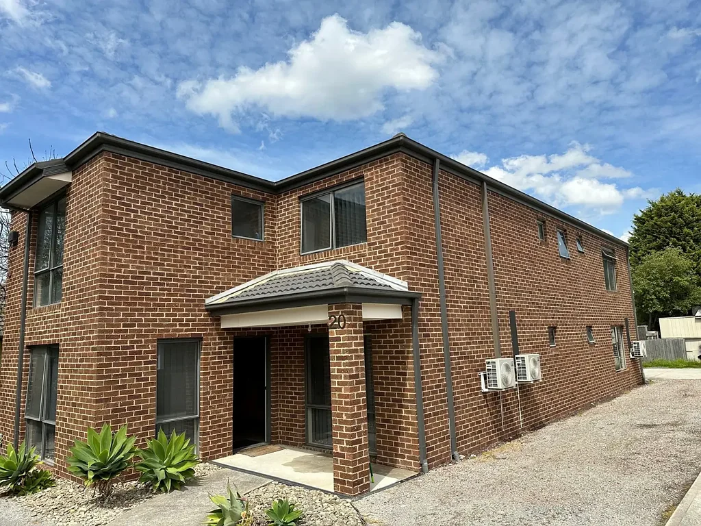 FULLY FURNISHED STUDIO APARTMENT WITH BILLS INCLUDED