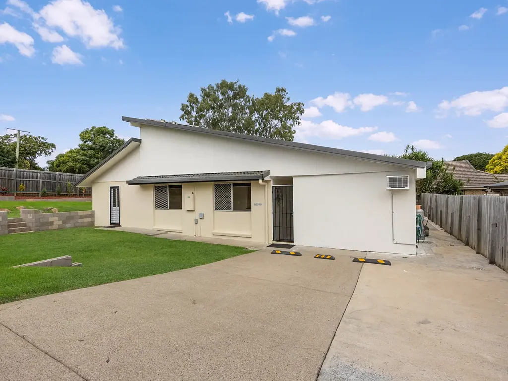 Redbank Plains 6ਬੈੱਡਰੂਮ PRIME INVESTMENT OPPORTUNITY | MUST BE SOLD!